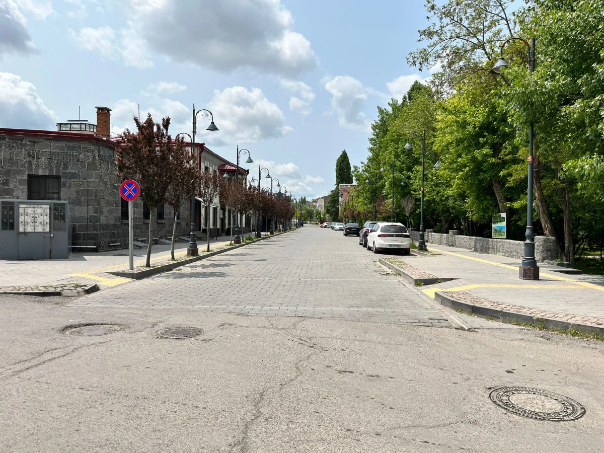 Bayram Sessizliği: Caddeler Boş Kaldı