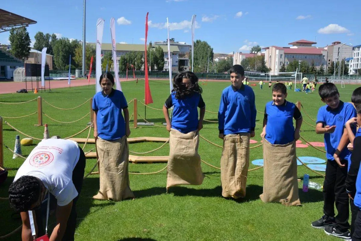 Çocuklar Geleneksel Oyunlarla Tanıştı