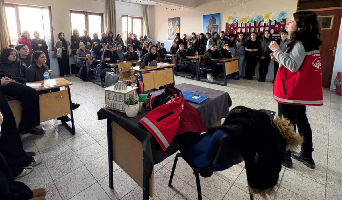 Erken yaşta evliliğe karşı Kars&rsquo;ta eğitim seferberliği!