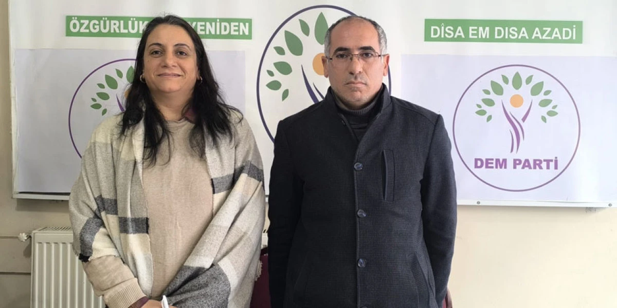 Erkmen ve Derman Yeni Yılınızı Kutlar 