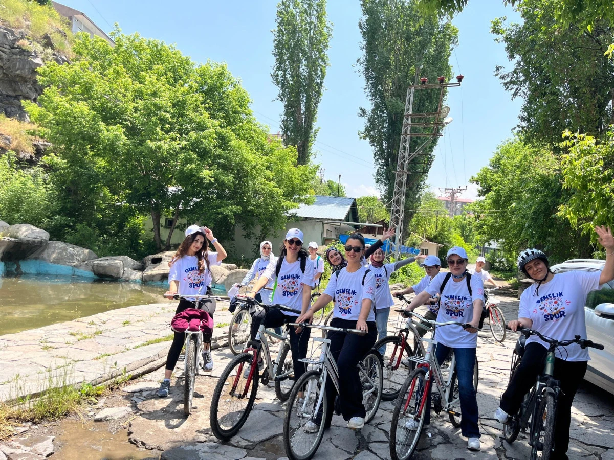 Gençler Sağlıklı Yaşam İçin Pedal Çevirdi