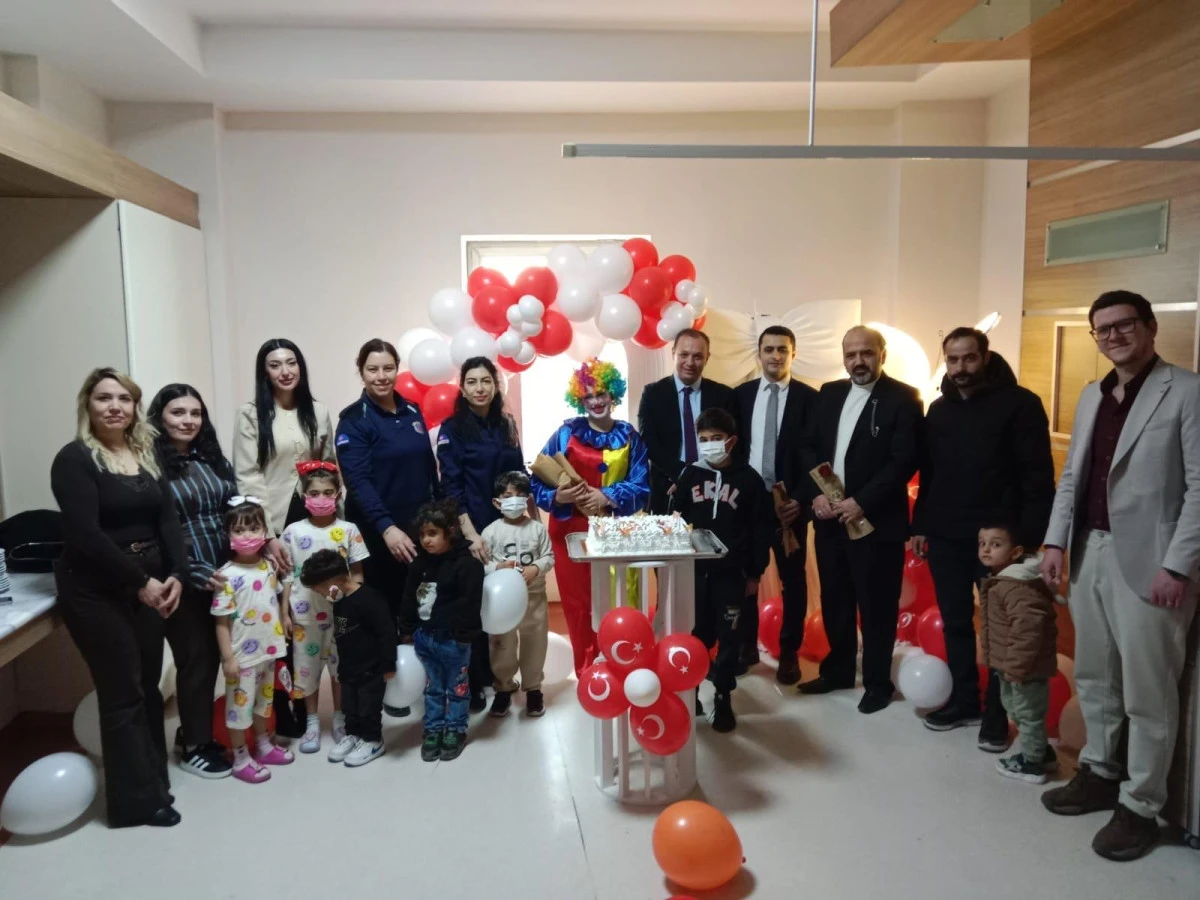 Hastanede bayram neşesi