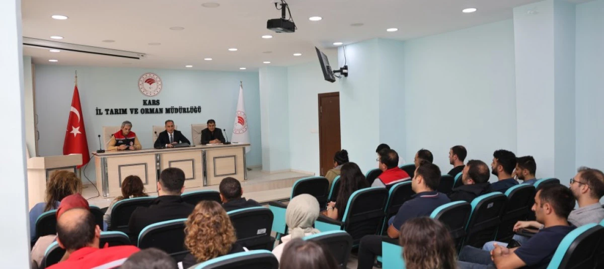 Hayvan Hastalıklarıyla Mücadele Bilgilendirme Toplantısı Yapıldı