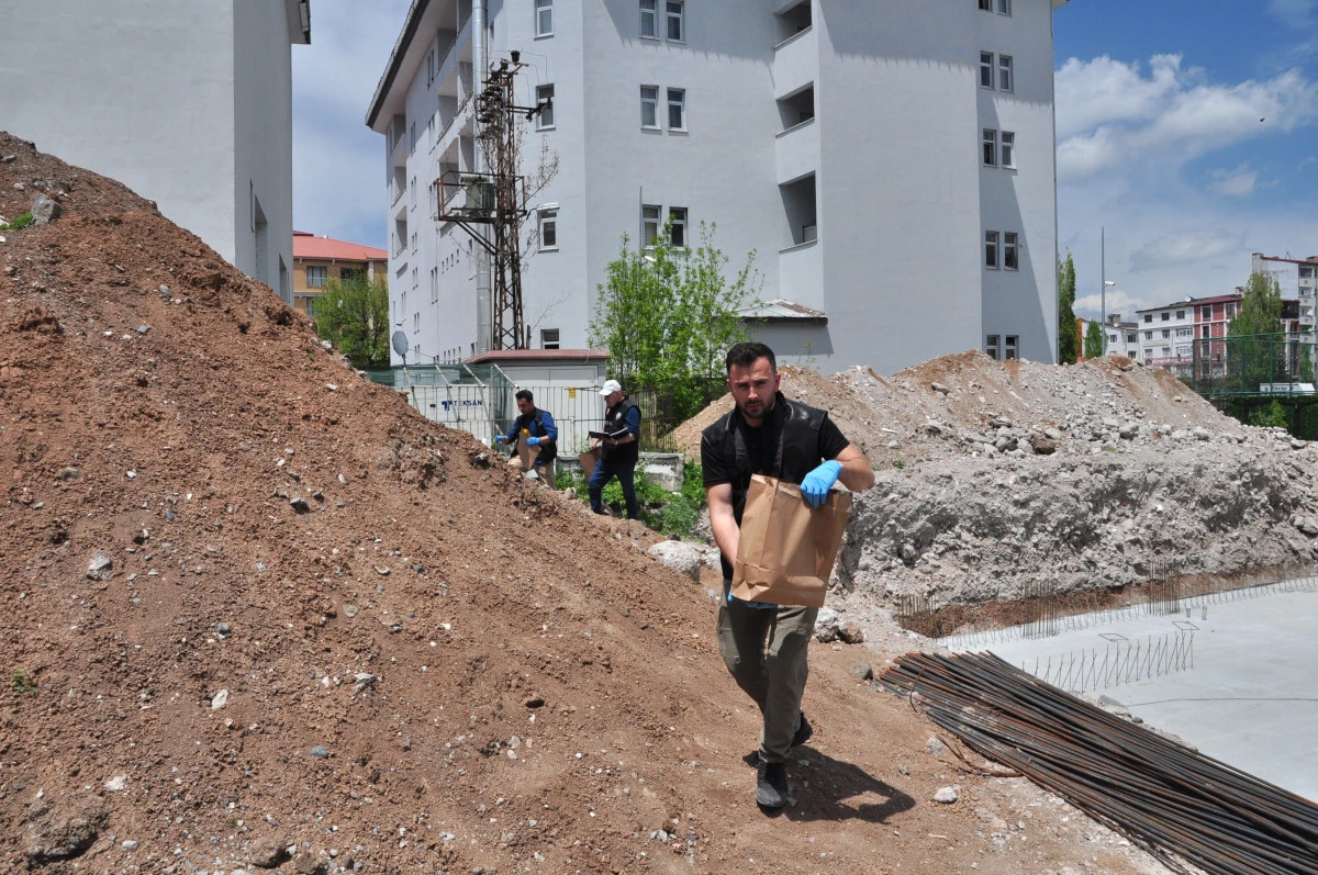 İnsan Kafatası ve Kemikleri Bulundu