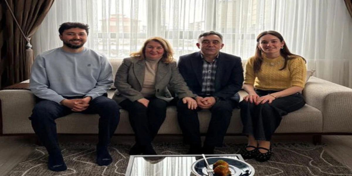 Kars Emniyet M&uuml;d&uuml;r&uuml; Tombul&rsquo;dan şehit ailesine bayram ziyareti