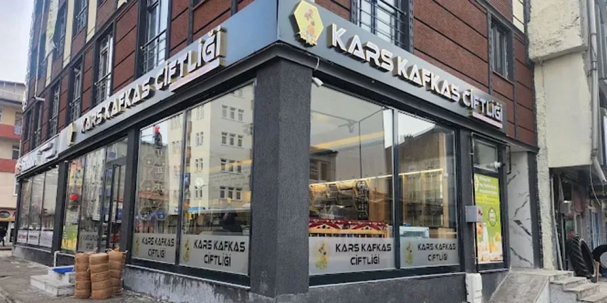 Kars Kafkas &Ccedil;iftliği Yeni Yılınızı Kutlar