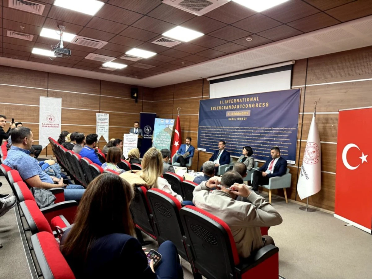 Kars Veteriner Hekimleri Odası Başkanı Ercan &Ouml;d&uuml;l, 33 &uuml;lkenin katıldığı kongrede HEKİM projesini tanıttı