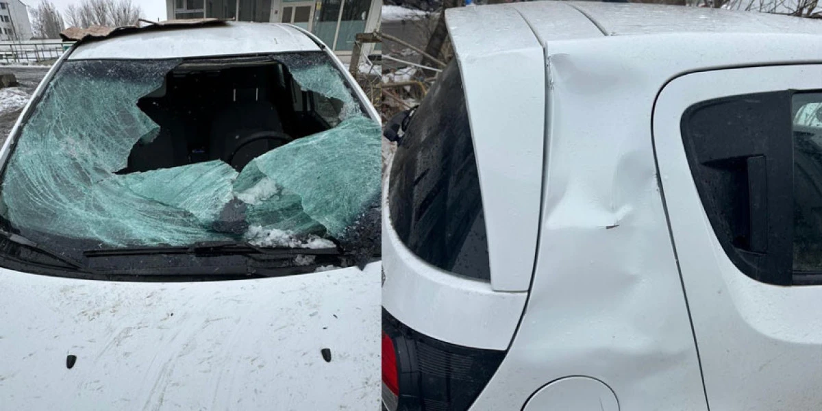 Kars&rsquo;ta buz sarkıtı otomobilin &uuml;zerine d&uuml;şt&uuml;
