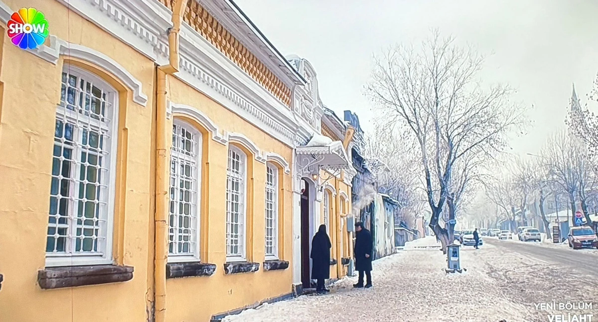 Kars&rsquo;ta &Ccedil;ekilen &ldquo;Veliaht&rdquo; Dizisi Karslıları Ekrana Başına Kilitledi