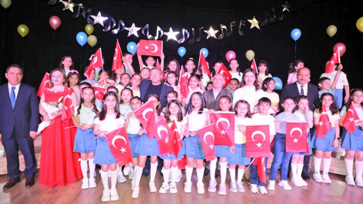 Kars'ta Çocuk Korosu Konser verdi!