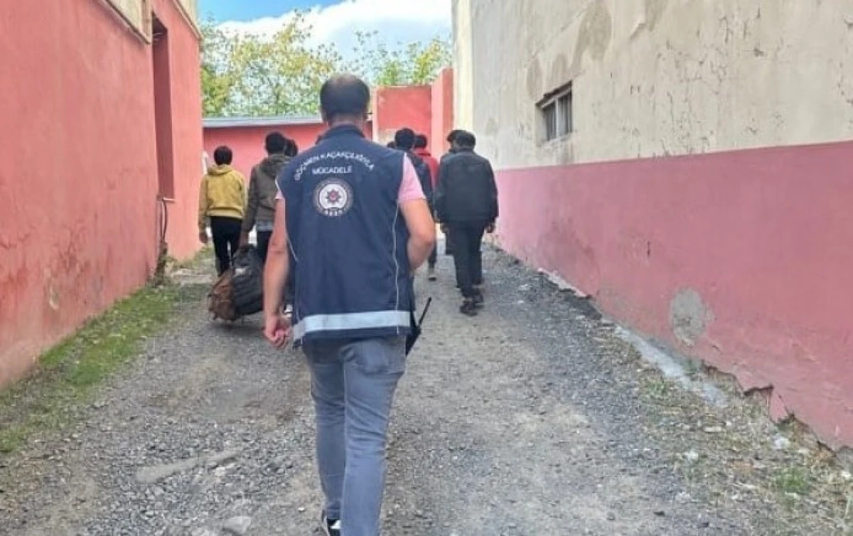 Kars'ta Yakalanan Düzensiz Göçmenler Sınır Dışı Edildi