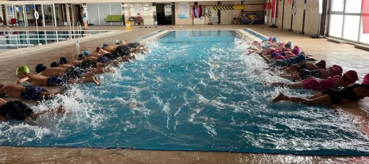 Kars&rsquo;ta &ldquo;Y&uuml;zme Bilmeyen Kalmasın&rdquo; Projesi T&uuml;m Hızıyla S&uuml;r&uuml;yor