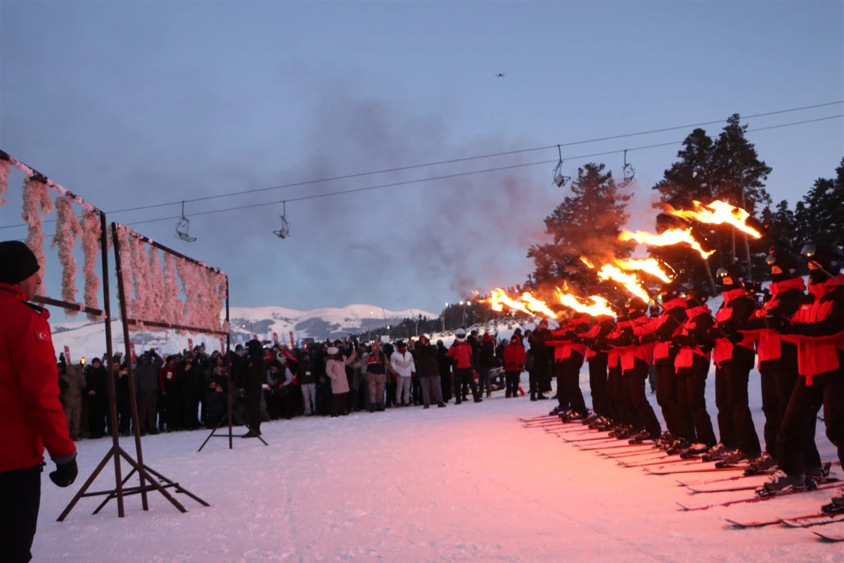 Sarıkamış şehitleri anısına yapılan kardan heykeller a&ccedil;ıldı