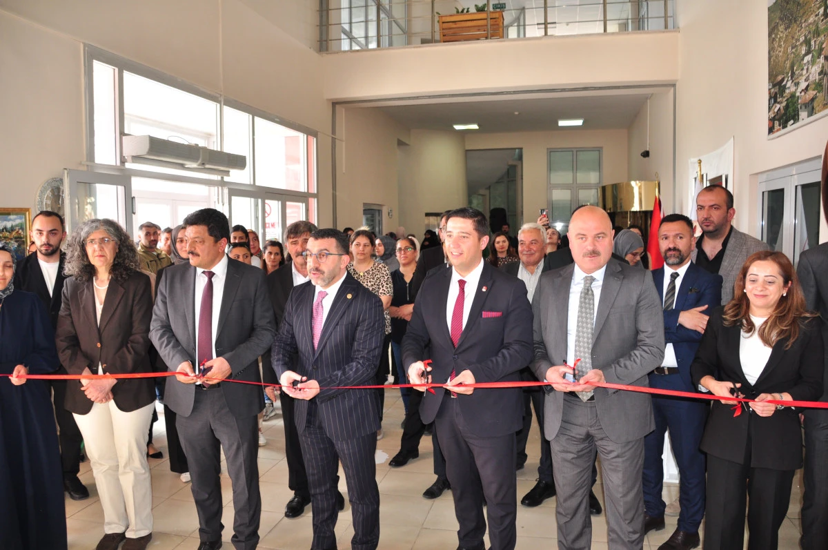 Yurt öğrencilerinin el emeği ürünleri sergilendi